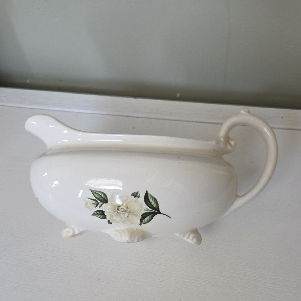 1940's Homer Laughlin Nautilus footed gravy boat or creamer featuring a floral